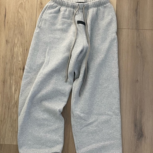 Essentials Gray Sweatpants - Picture 1 of 1